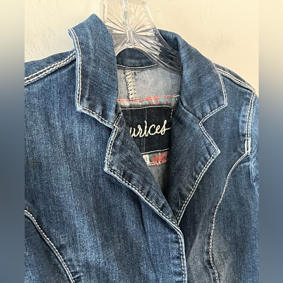 Maurices Denim Distressed Jacket with Button Details Women’s Size Medium - Picture 5 of 15